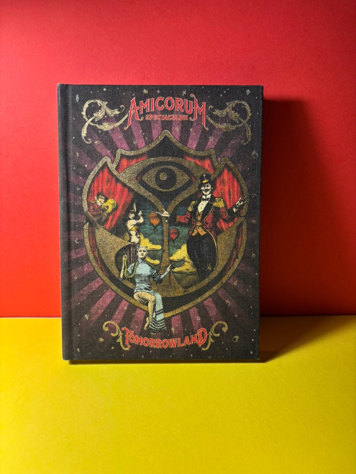 Tomorrowland - amicorum spectaculum - 3cd boek, Verzenden