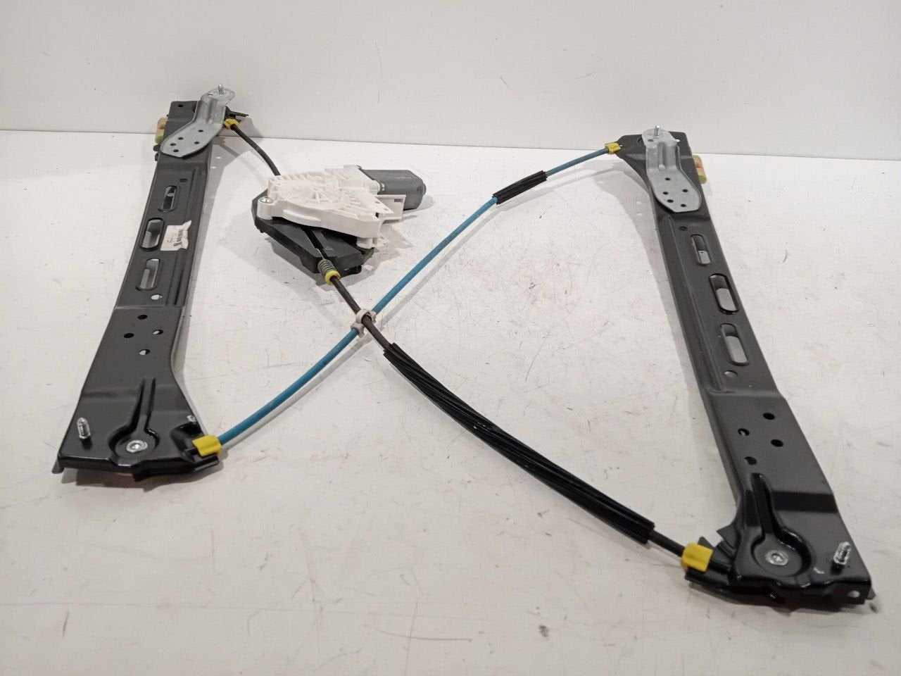 Raammechaniek elektrisch links voor Seat Alhambra, Onderdelen@venauto.nl, Van der Ven Autorecycling B.V., Gebruikt, Ettenseweg 76, 4706 PB Roosendaal, The Netherlands