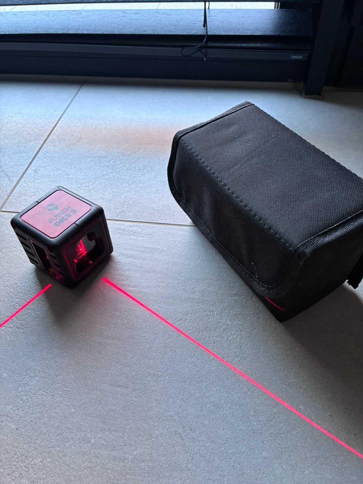 Futech kruislijnlaser - “Dice”, Enlèvement, Comme neuf