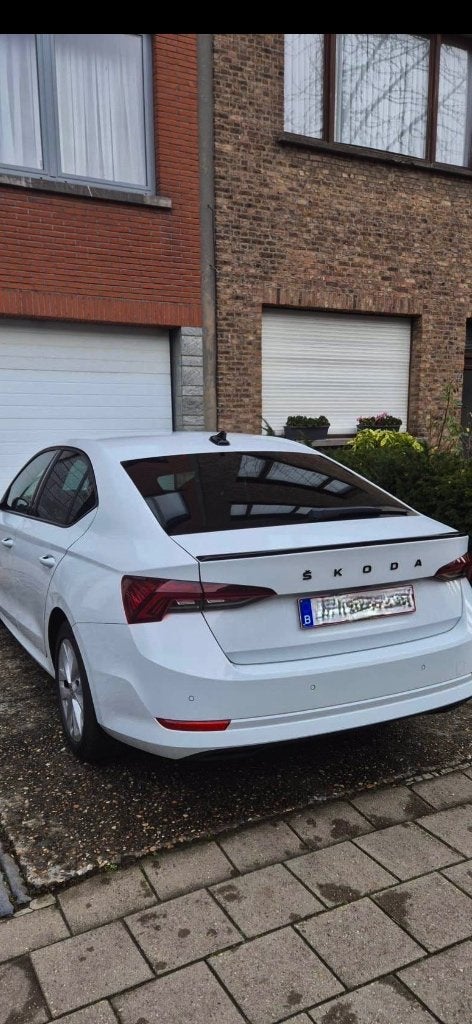 Octavia 2.0 TDi SCR Sportline DSG | 2022, Auto's, Skoda, Stof, Euro 6, Wit, 5 deurs
