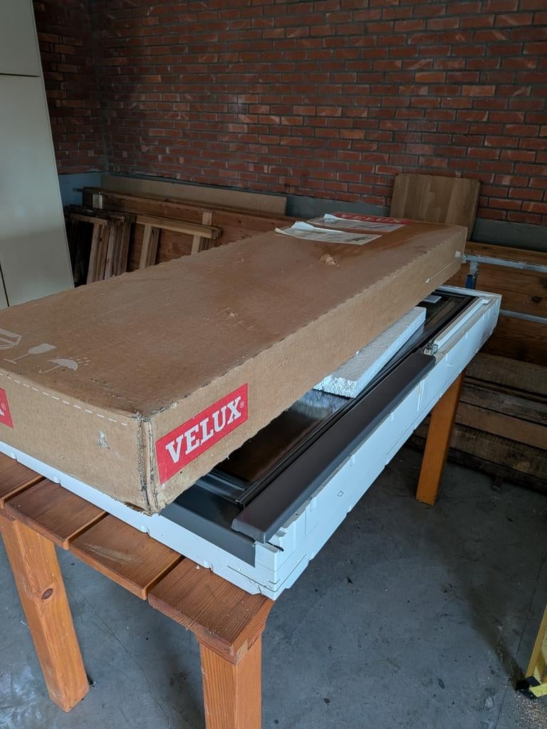 Nieuw Velux dakraam GGU M08 78x140 + gootstuk EDW M08, Ophalen, Dakraam