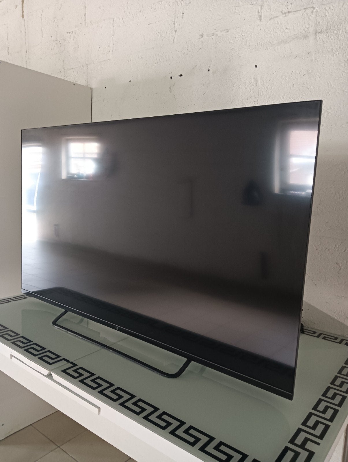 smart tv 50 pouces Essentiel fonctionne très bien, Autres marques, LED, Comme neuf, Enlèvement
