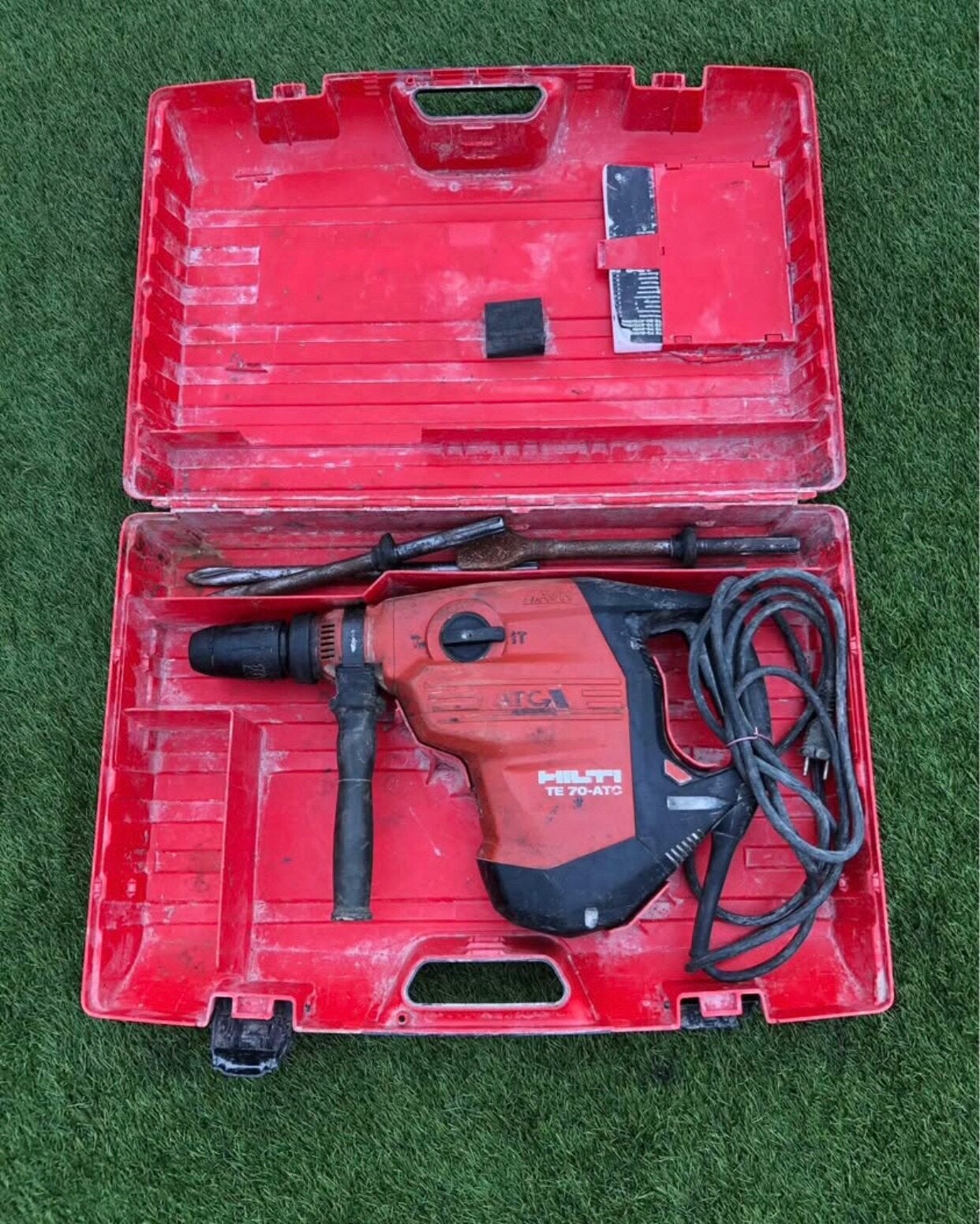 Hilti combihamer 70-ATC met beitels, Doe-het-zelf en Bouw, Gereedschap | Boormachines, Ophalen, Gebruikt