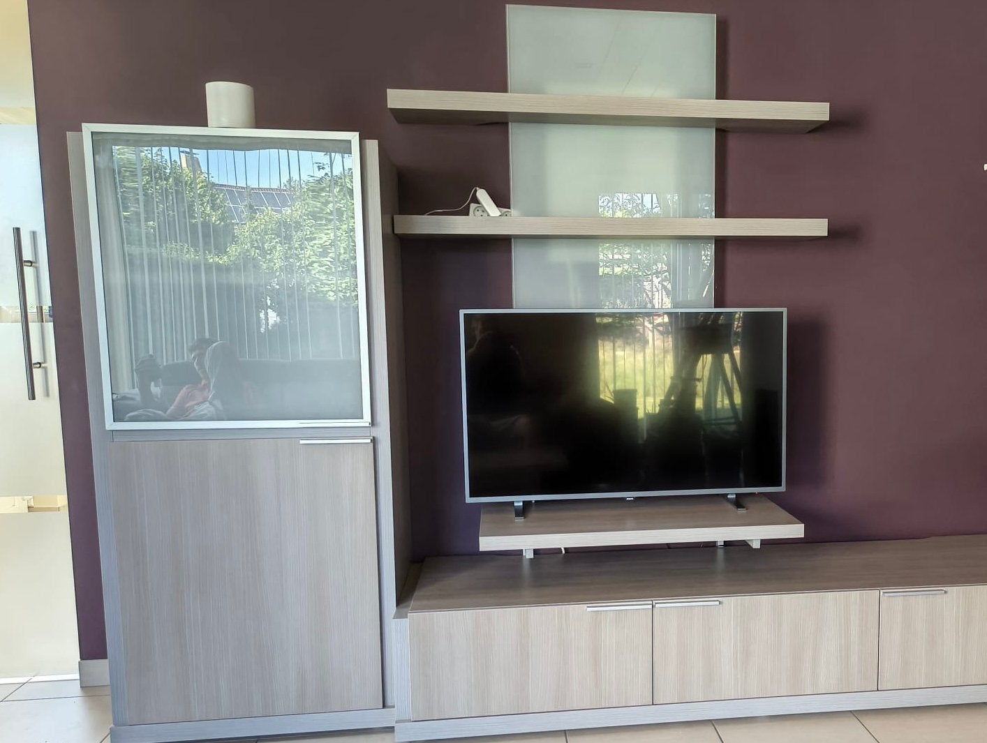 Degelijke complete eetkamer met tv-meubel en salontafel, Huis en Inrichting, Ophalen, Zo goed als nieuw, Modern, 8 stoelen of meer