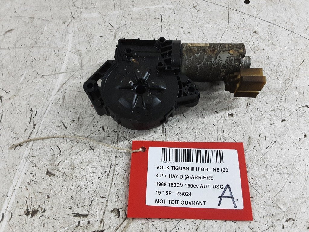 TOIT OUVRANT MOTEUR Volkswagen Tiguan (AD1) (3G9877795G), Volkswagen, Mevr. I. Hauben, Utilisé, Rue de l'Espoir 34 34
4030  GRIVEGNÉE, BE