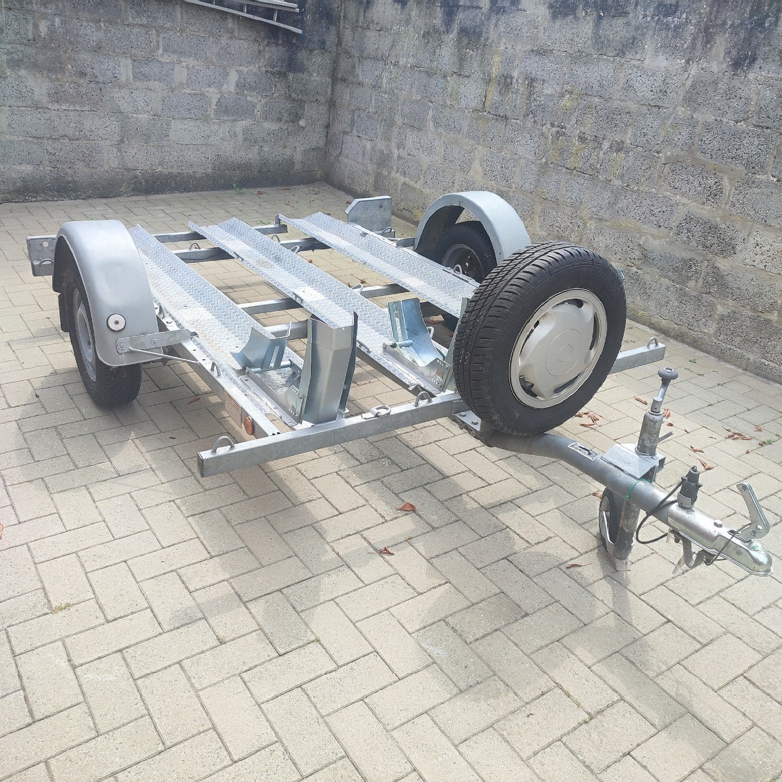 Motor aanhangwagen, Enlèvement