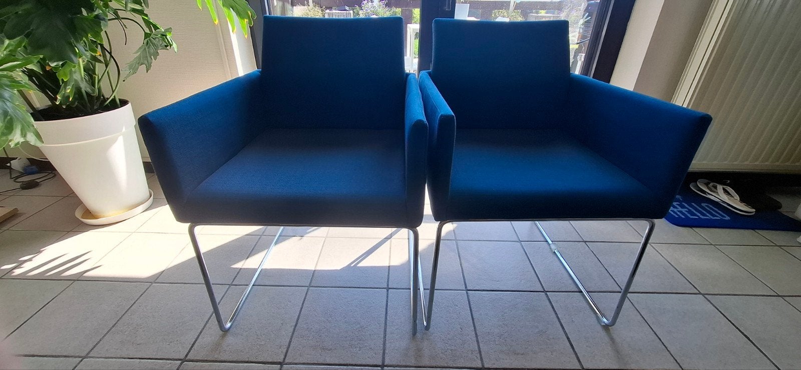 Ensemble de 4 chaises de salle à manger propres avec dossier, Enlèvement, Comme neuf, Tissus