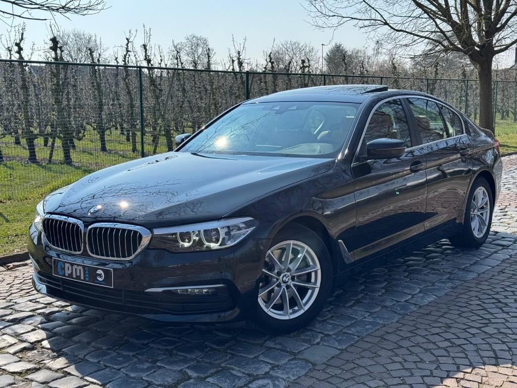 BMW 520d * 36500km! * PANO * 190pk * CAMERA * NAVI, Auto's, Automaat, Euro 6, 4 cilinders, Zwart