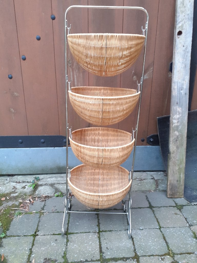 Opbergrek met mandjes, Ophalen
