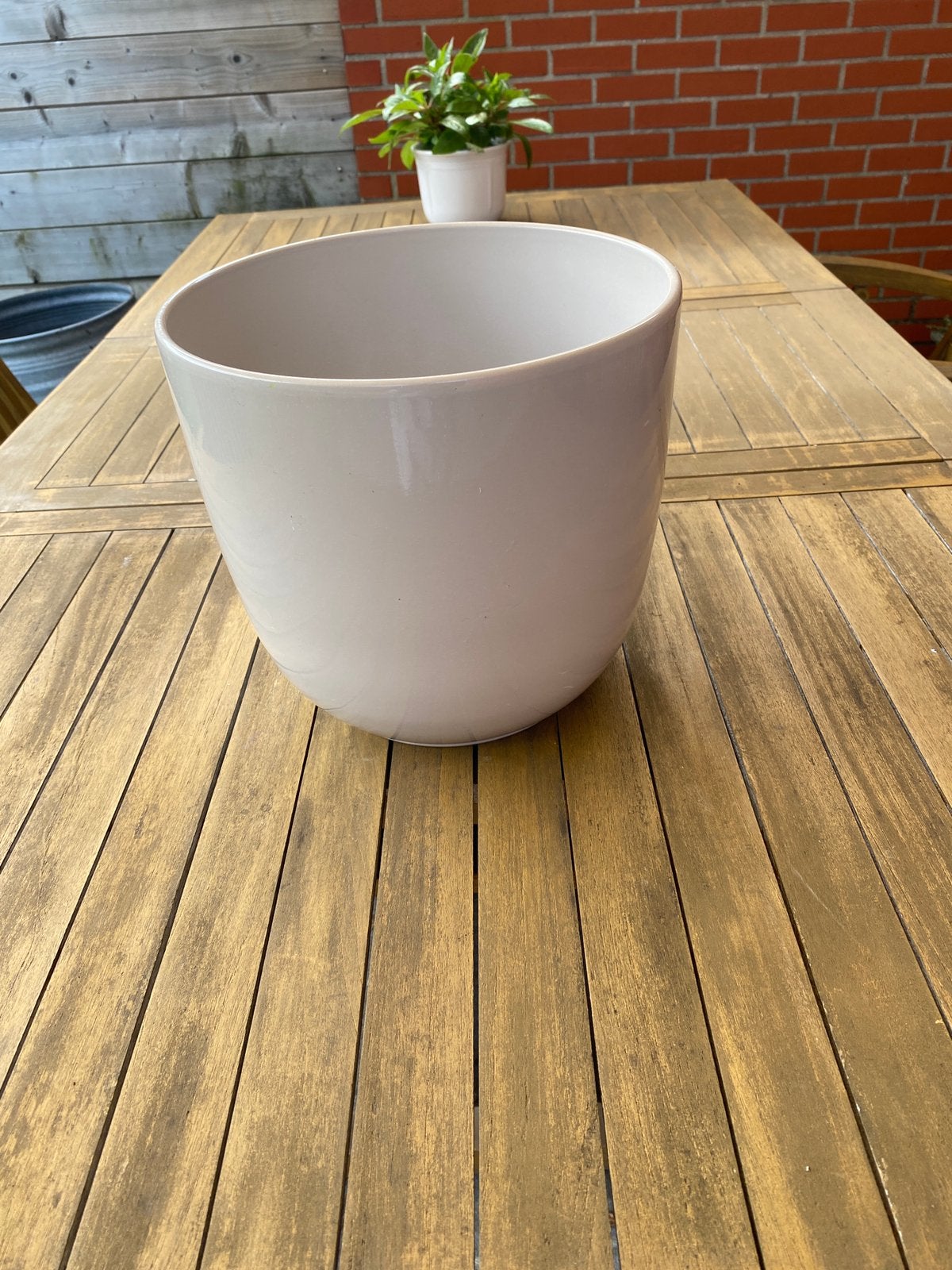 Mooie grote bloempot en schaal, Tuin en Terras, Bloempotten, Steen, Rond, Binnen, Ophalen of Verzenden