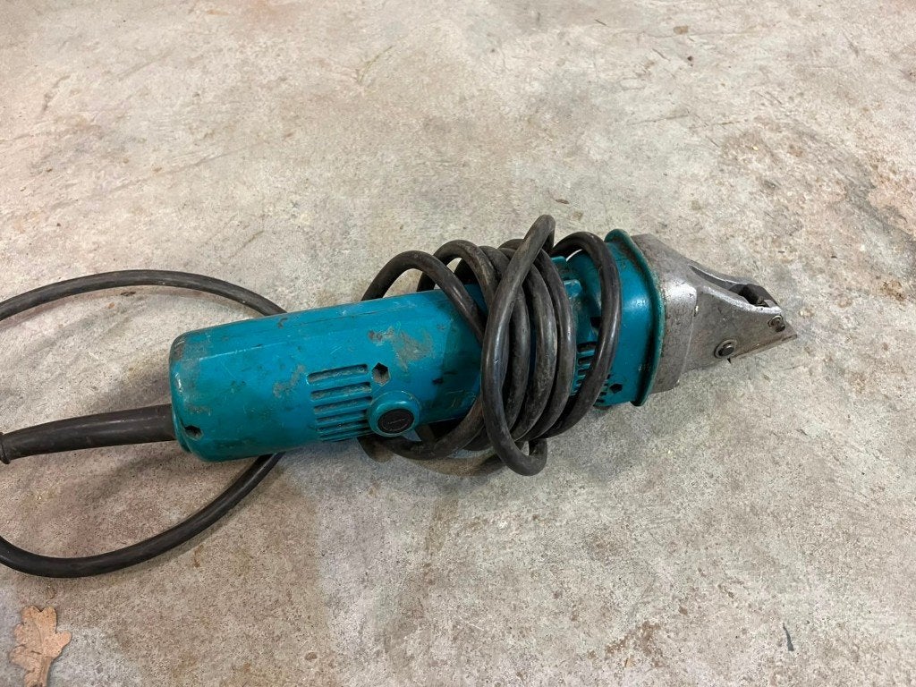 Elektrische plaatschaar, Ophalen, Makita