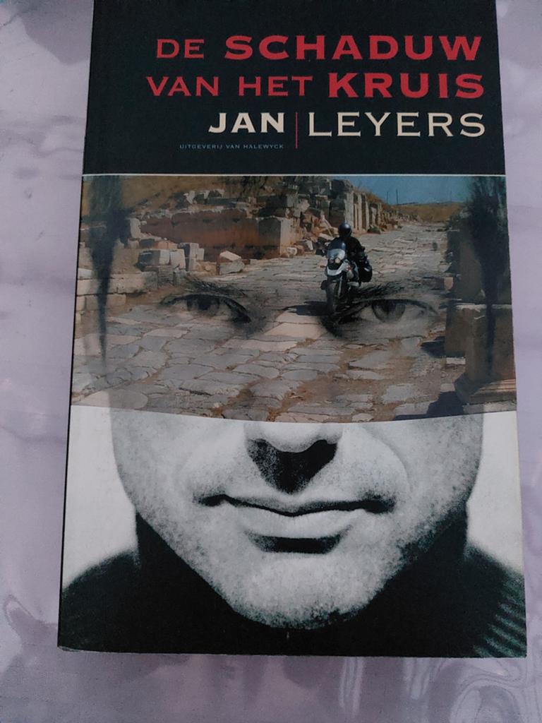 Jan Leyers - De schaduw van het kruis, Ophalen, Jan Leyers