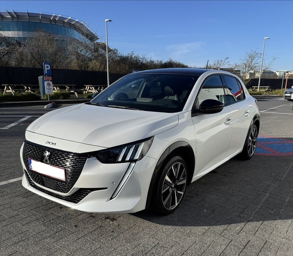 Peugeot 208 1.2i GT Line, Auto's, Dealer onderhouden, 1199 cc, Wit, Leder