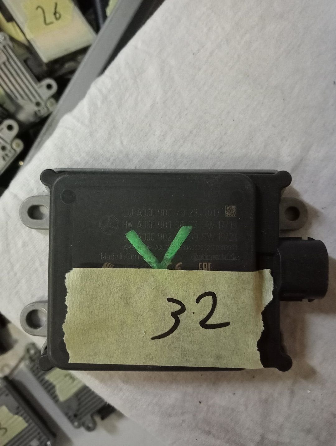 Mercedes A, CLA, C, E Klasse A0009007923, A0009010607, A0009, Utilisé, -, -, Enlèvement ou Envoi