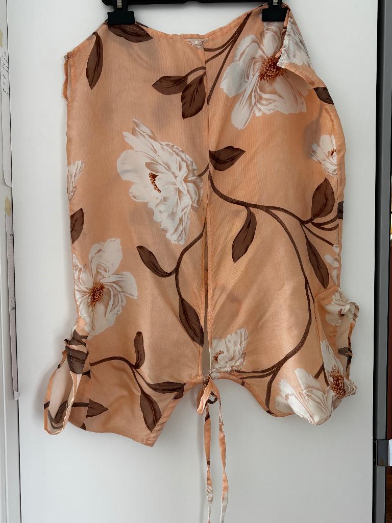 Satijnen top met wijde hals en parelapplicatie Just in Case, Vêtements | Femmes, Sans manches, Enlèvement ou Envoi, Taille 36 (S)