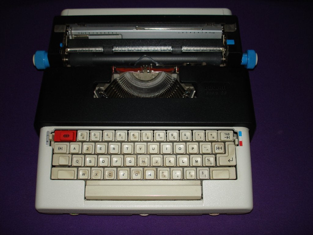 Vintage elektrische schrijfmachine Olivetti Lettera 36., Ophalen, Gebruikt