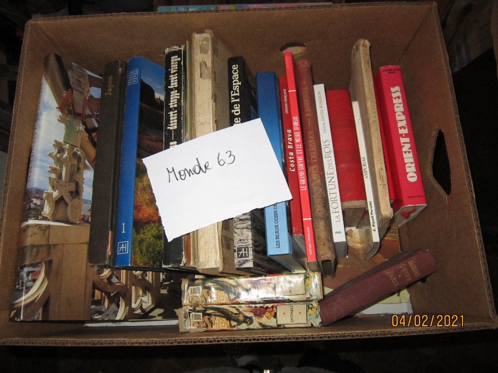 Livres +-20 monde caisse n63 Adam D, Enlèvement, Utilisé
