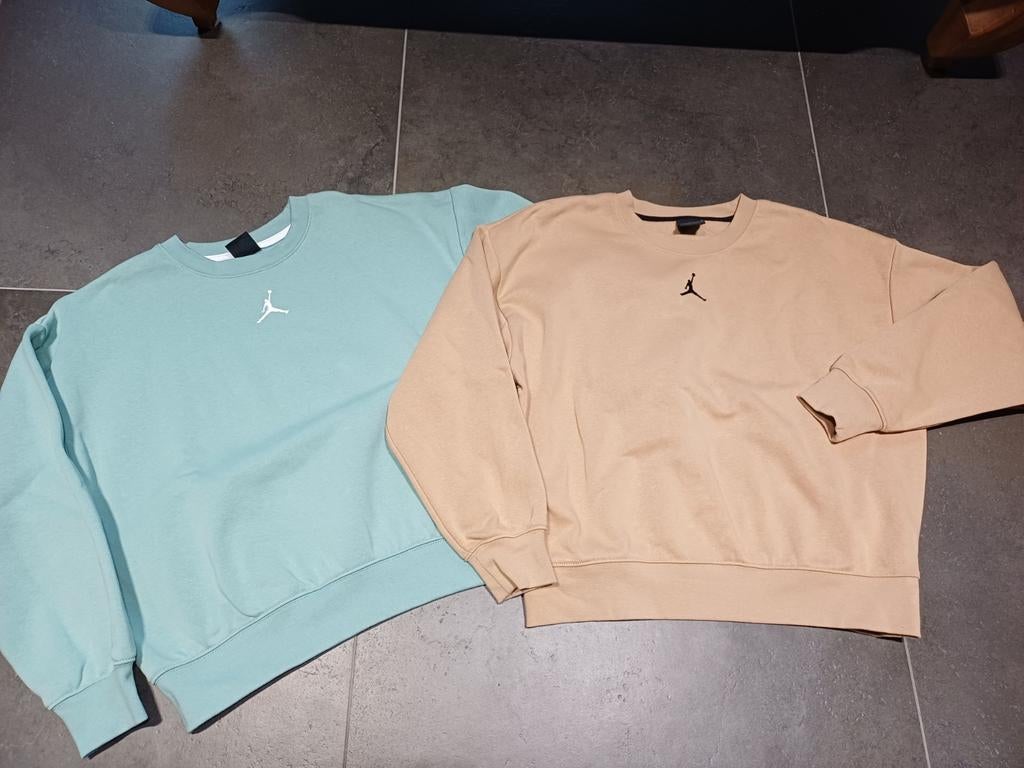 2 x sweater Nike Jordan 13j - 15j, Kinderen en Baby's, Jongen of Meisje, Trui of Vest, Ophalen of Verzenden, Zo goed als nieuw