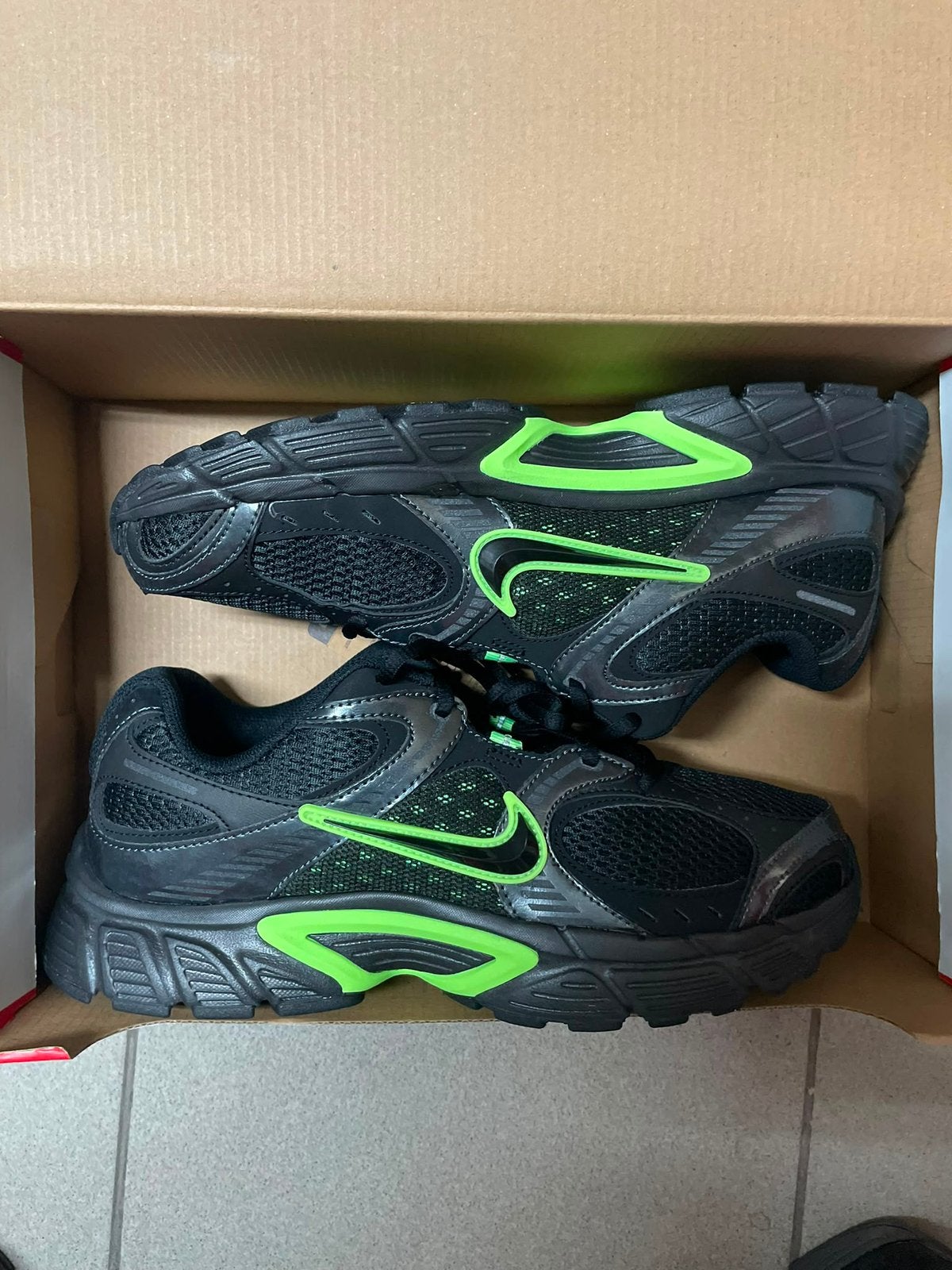 Nike V5 RNR Taille 37,5 !!, Kleding | Heren, Schoenen, Verzenden, Nieuw, Sportschoenen, Zwart