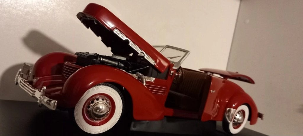 1/18 CORD 812 CONVERTIBLE 1937 ERTL American Classics, Hobby en Vrije tijd, Modelauto's | 1:18, Ophalen of Verzenden, Zo goed als nieuw