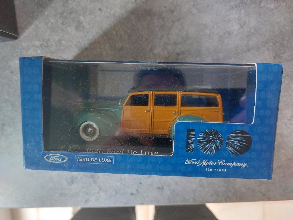 Minichamps Ford de Luxe de 1940 Spécial edition 1/43, Enlèvement ou Envoi, Neuf, Voiture, MiniChamps