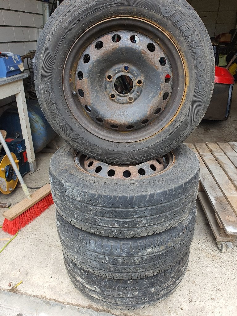 opel vivaro banden op de velg 205/65/R16 C -107/105T heel, Ophalen, 16 inch, Banden en Velgen, 205 mm