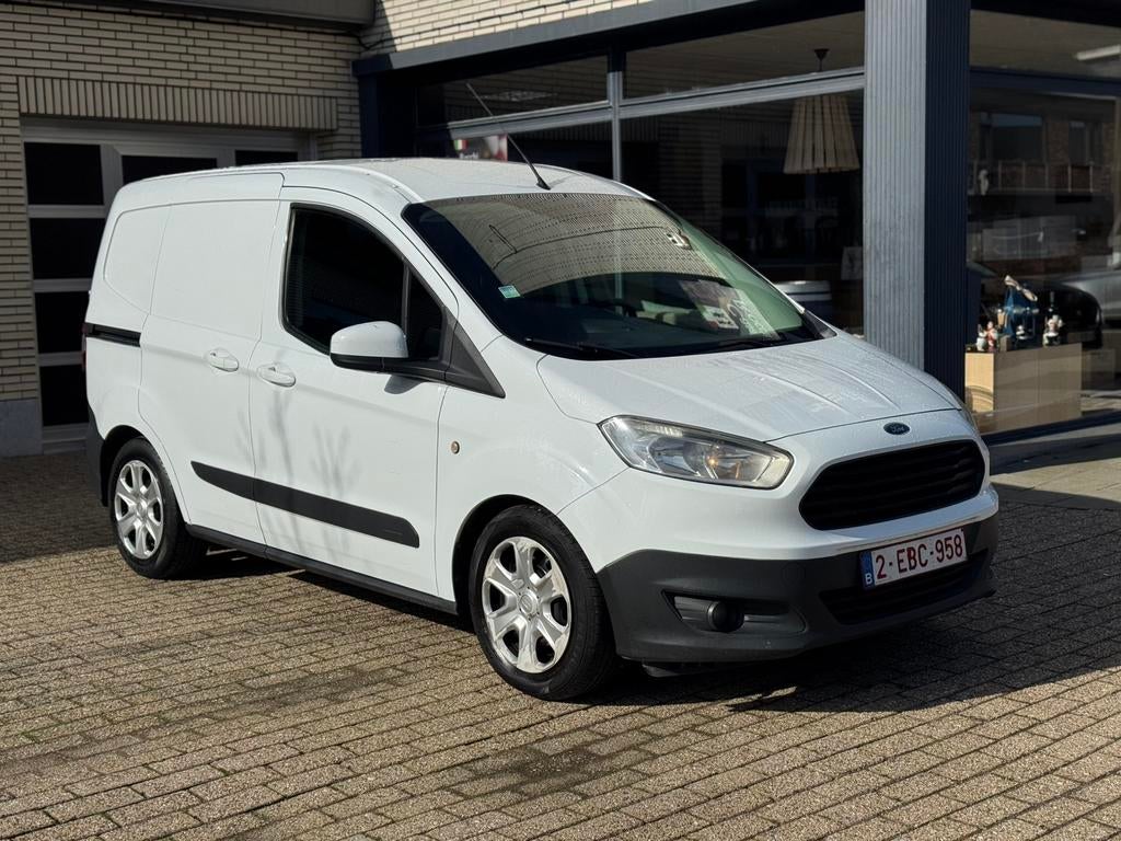 FORD TRANSIT COURIER - AIRCO! - EURO 5! - GEKEURD!, Auto's, Bestelwagens en Lichte vracht, Voorwielaandrijving, Stof, Zwart, Wit