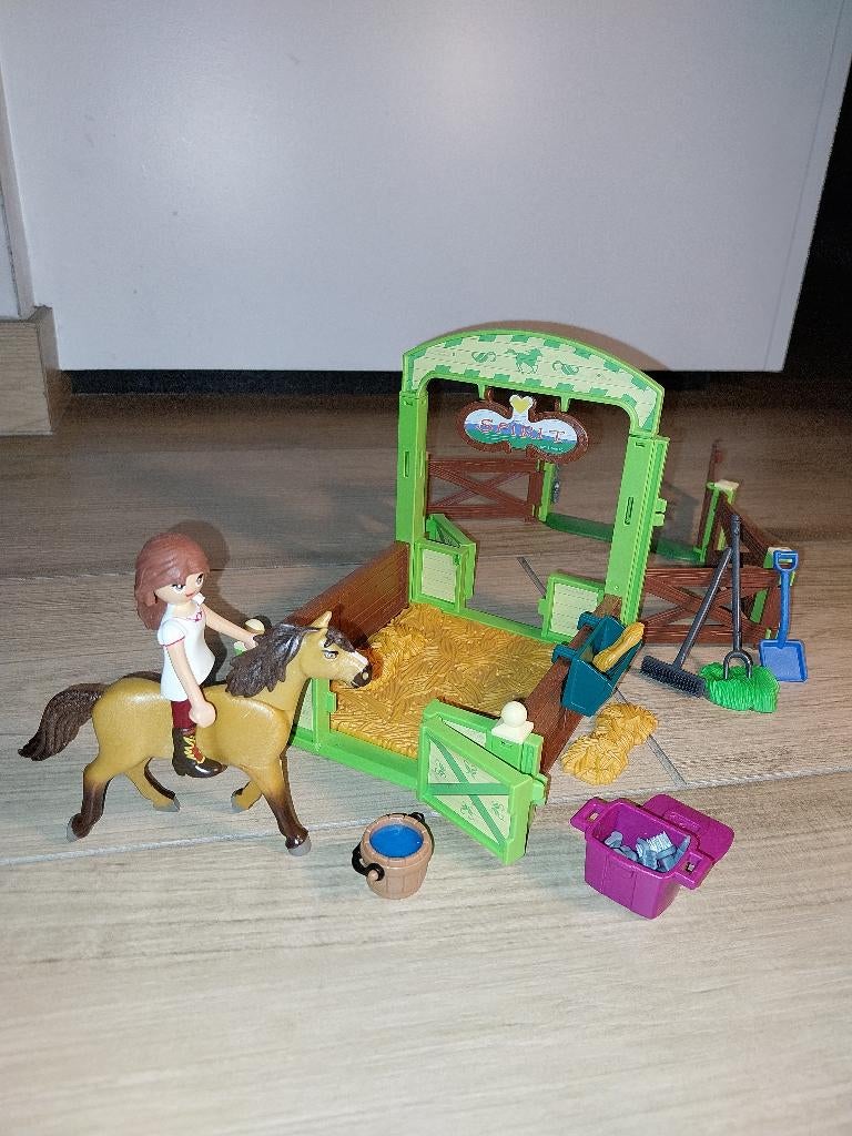 Lucky en Spirit paardenbox - Playmobil, Ophalen, Zo goed als nieuw