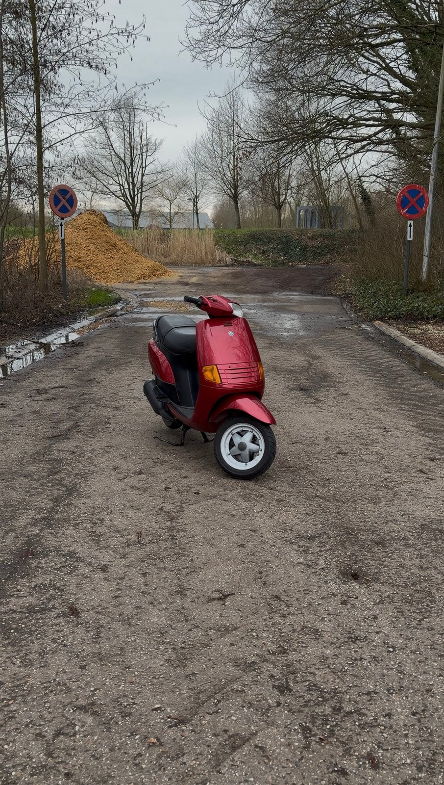 Skr tekoop, Fietsen en Brommers, Scooters | Piaggio, Ophalen, Tweetakt, Overige modellen, Zo goed als nieuw