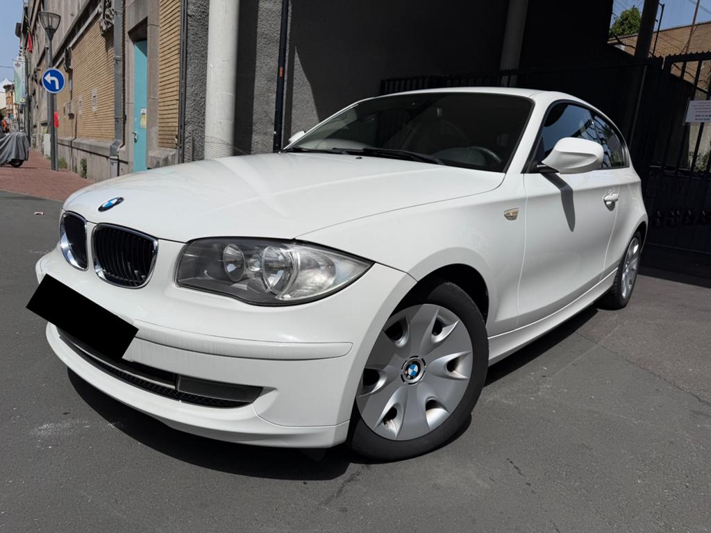 Bmw serie 1, Autos, BMW, Particulier, Série 1, Essence, Euro 5, Hatchback, 3 portes, Boîte manuelle, Blanc, Cuir, Enlèvement
