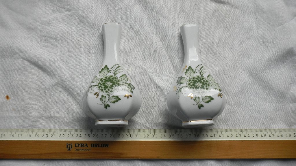 2 porseleinen vaasjes, Antiek en Kunst, Ophalen