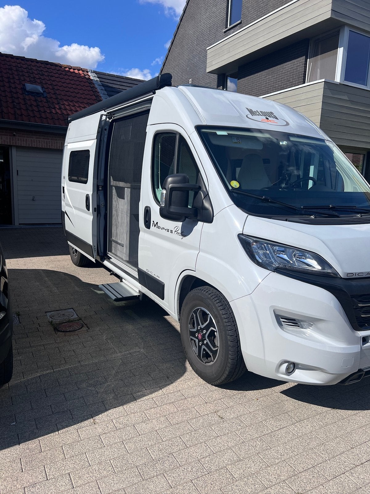 mclouis Menfys 5 prestige, Caravans en Kamperen, Mobilhomes, Automaat, Ringverwarming, Fiat, Tot en met 2