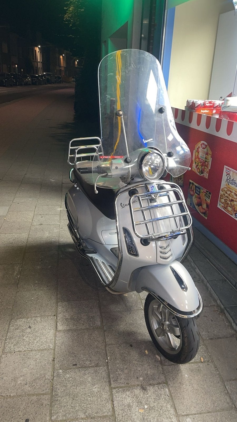 Vespa primavera a klasse, Ophalen, Zo goed als nieuw