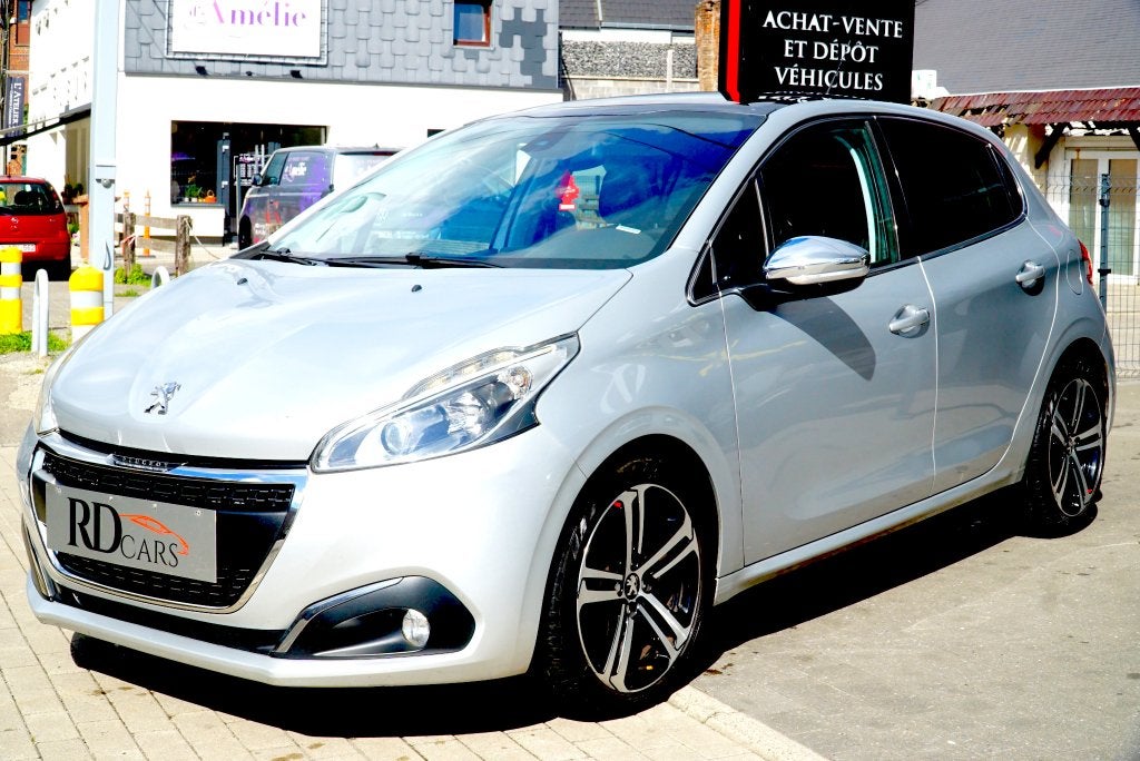 PEUGEOT 208 1600CC HDI 2016 NAVIGATIE AIRCO 1 JAAR GARANTIE, Auto's, Voorwielaandrijving, Stof, Euro 6, 4 cilinders