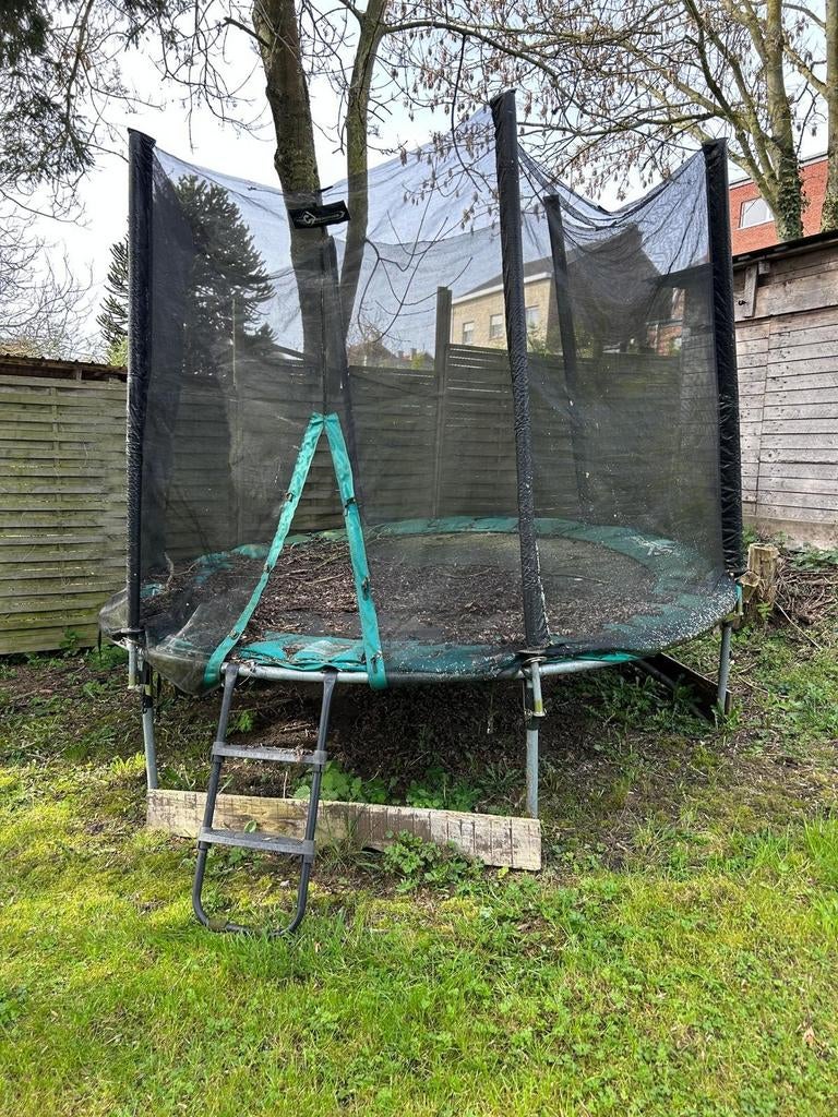 Trampoline