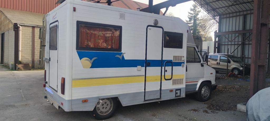 Camping car 2 personnes, Autres marques, Panneau solaire, Particulier, 2000 kg et plus