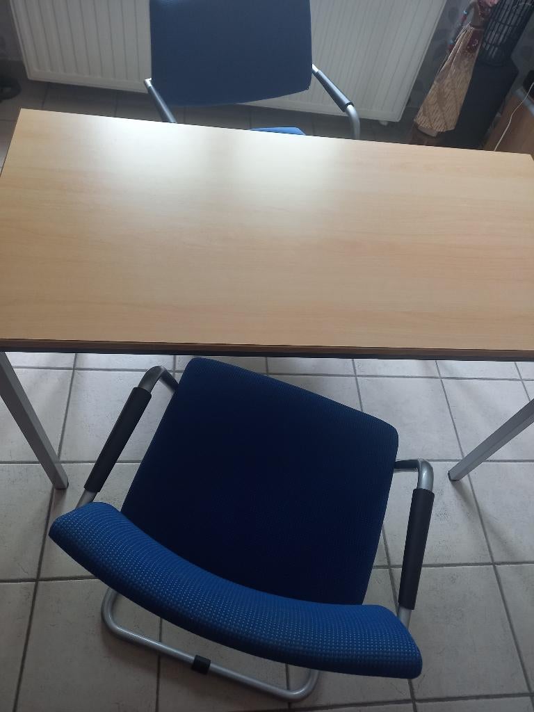 Table + 2 chaises, ou bureau, 100 à 150 cm, Comme neuf, Enlèvement, 50 à 100 cm