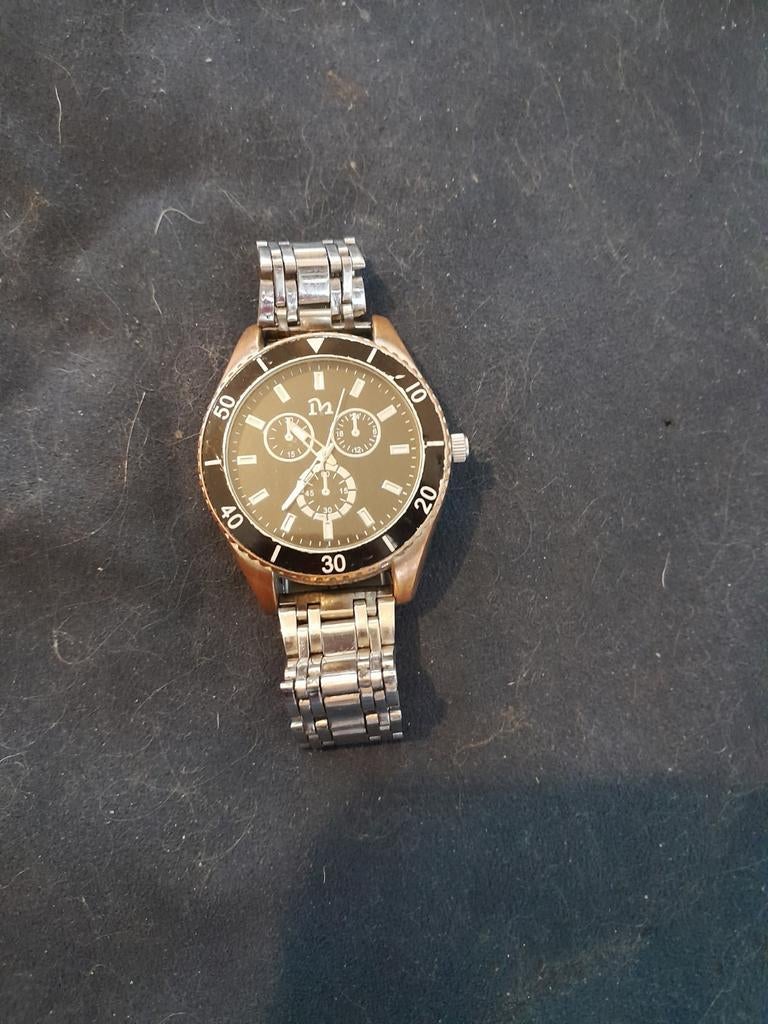 Mooie heren horloge grijs, Handtassen en Accessoires, Horloges | Dames, Ophalen, Staal, Staal, DKNY