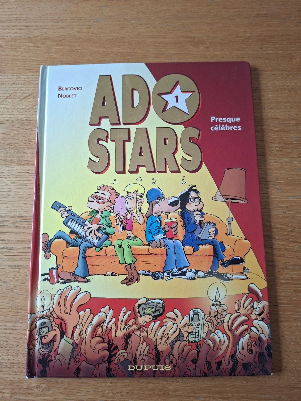 Comics Ados Stars deel 1. Presque célèbres, Eén stripboek, Ophalen, Nieuw