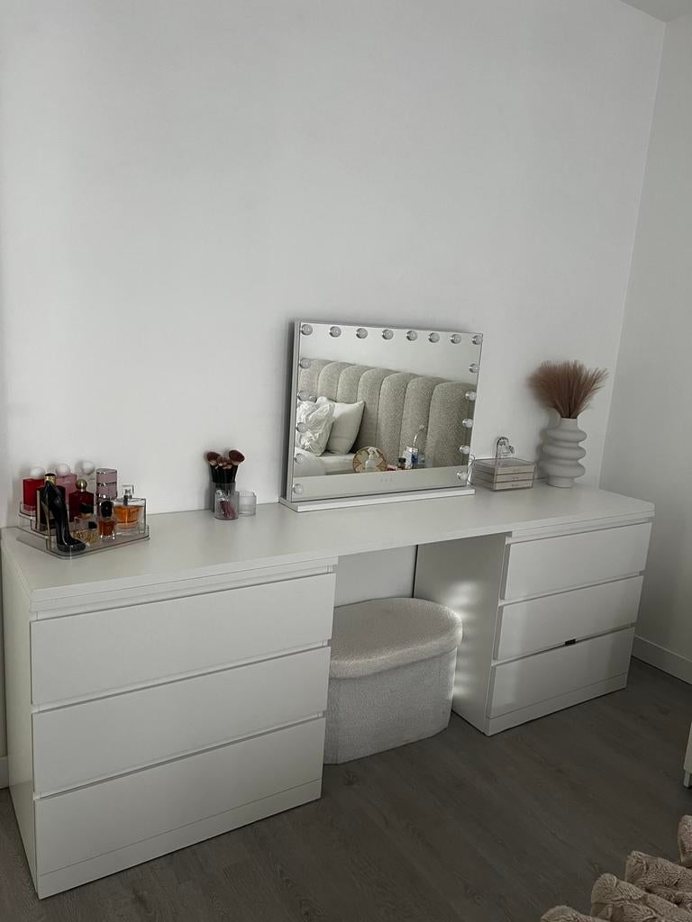 Makeup tafel, Ophalen