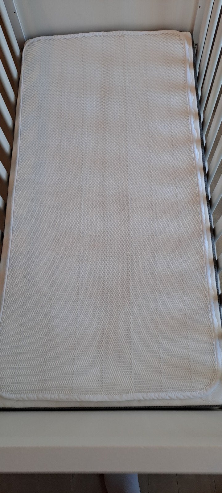 Aërosleep wit voor matras kinderbedje 125 op 85cm, Ophalen, Zo goed als nieuw