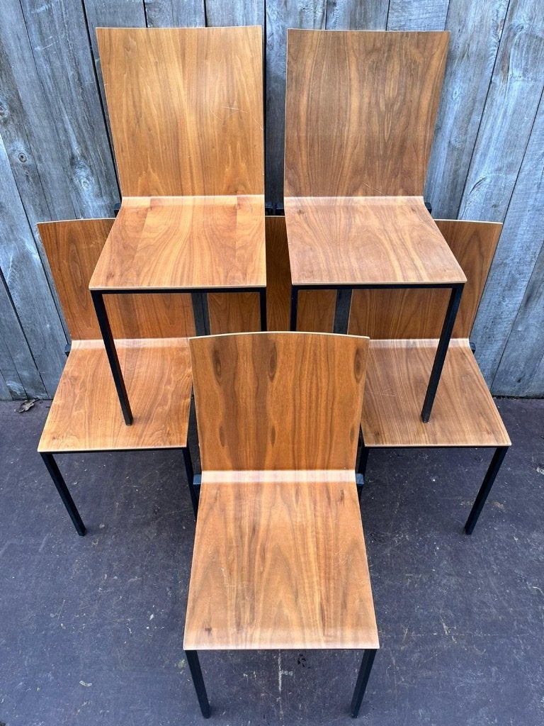Metafox contour kuipstoelen – (35 op voorraad), Huis en Inrichting, Gebruikt, Bruin, Ophalen of Verzenden, Kuipstoelen–Matzwart frame en walnoot topping zit