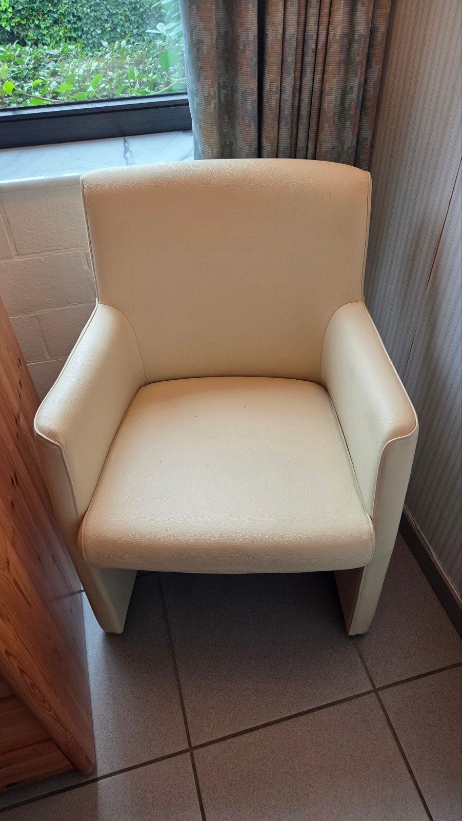 2 Witte zetels leer, Huis en Inrichting, Ophalen, Minder dan 75 cm, Leer, Zo goed als nieuw
