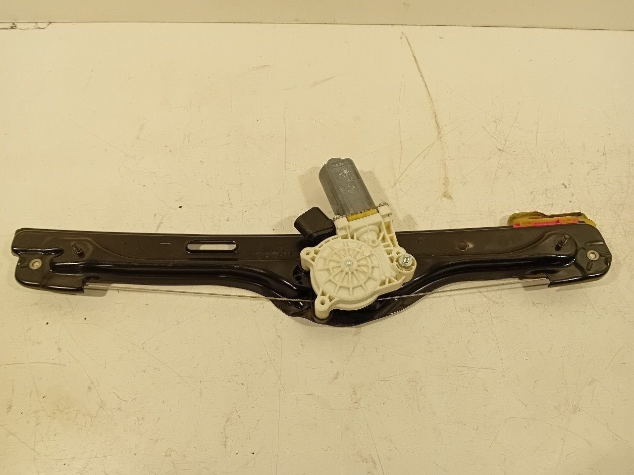 Raammechaniek elektrisch rechts achter BMW X5, Onderdelen@venauto.nl, Van der Ven Autorecycling B.V., Gebruikt, Ettenseweg 76, 4706 PB Roosendaal, The Netherlands