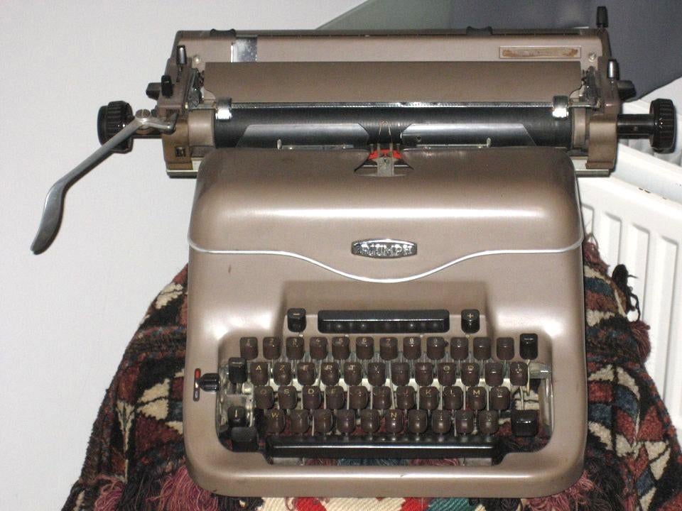 Mooi Duitse typemachine (Triumph) Antiek, Ophalen