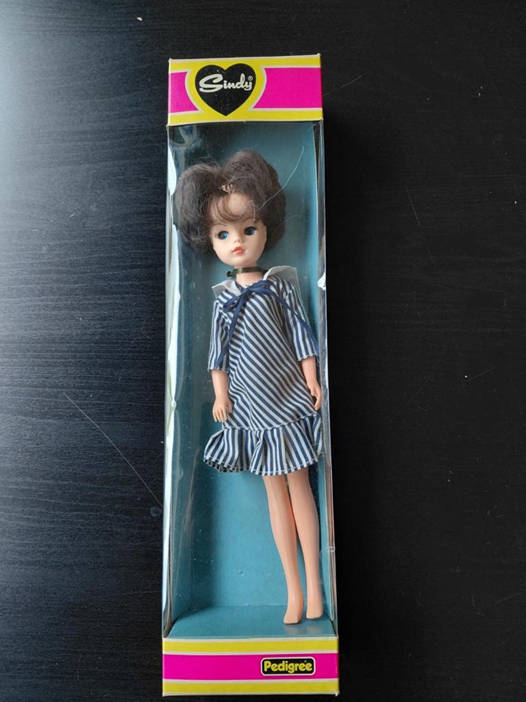 Coffret Sindy 1983 princesse Diana cheveux bruns, Enlèvement