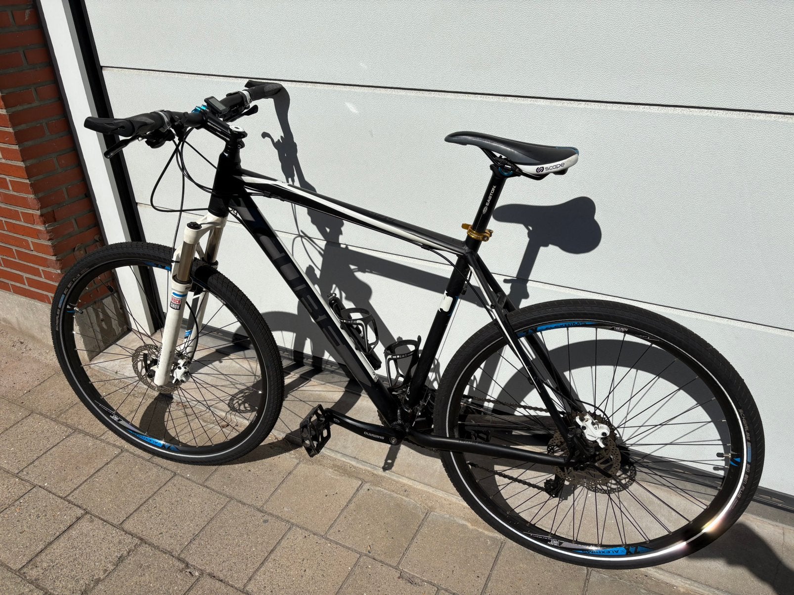 13 Cube Acid 29 H23 mountainbike zwart met blauwe details, Vélos & Vélomoteurs, Vélos | Hommes | Vélos de sport & Vélo de randonnée