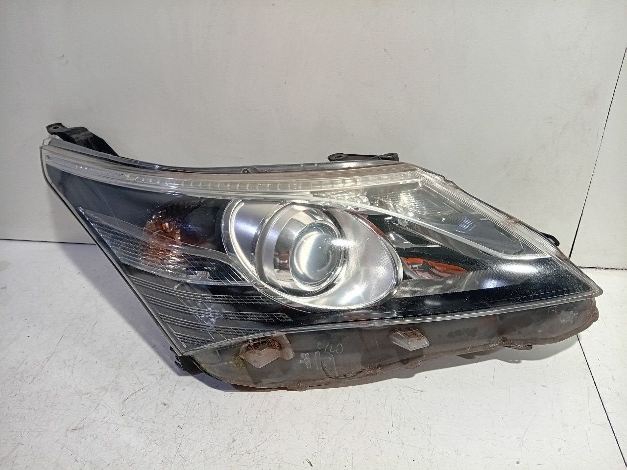Koplamp rechts Toyota Avensis, Onderdelen@venauto.nl, Van der Ven Autorecycling B.V., Ettenseweg 76, 4706 PB Roosendaal, The Netherlands