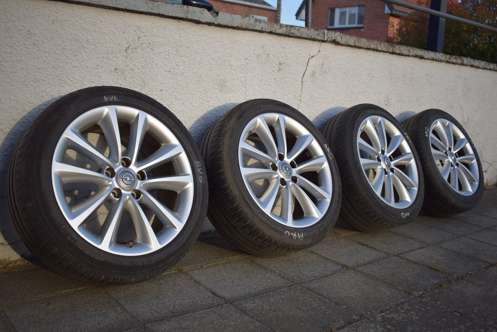 Jantes Astra J 18 pouces, Auto-onderdelen, Banden en Velgen, Velg(en), Zomerbanden, 18 inch, 235 mm, Gebruikt, Ophalen
