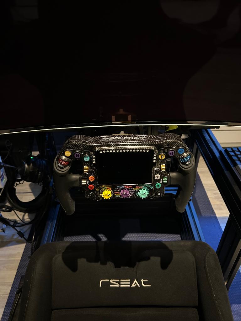 Volant f1 Mercedes de SIM Lab